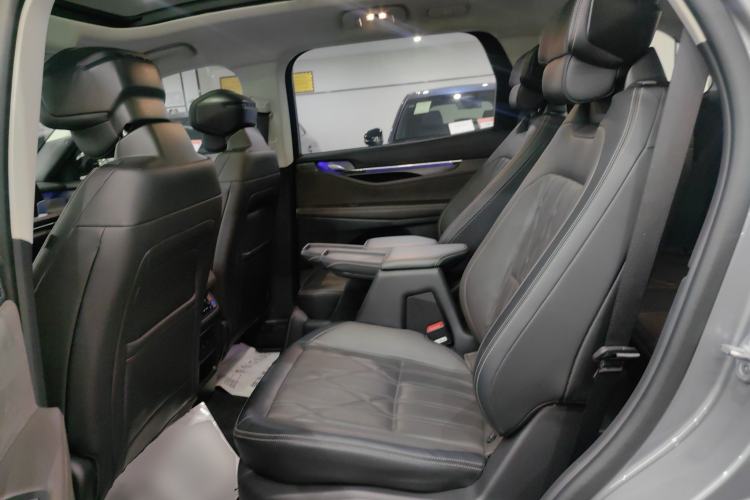 Used Ford Edge 2025 Ford Explorer L 2.0T EcoBoost E-Hybrid Four-Wheel-Drive 7-Seater Supreme Model Interior 4