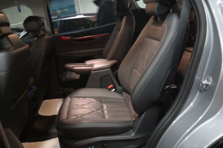 Used Ford Edge 2025 Ford Explorer L 2.0T EcoBoost E-Hybrid Four-Wheel-Drive 7-Seater Supreme Model Interior 4