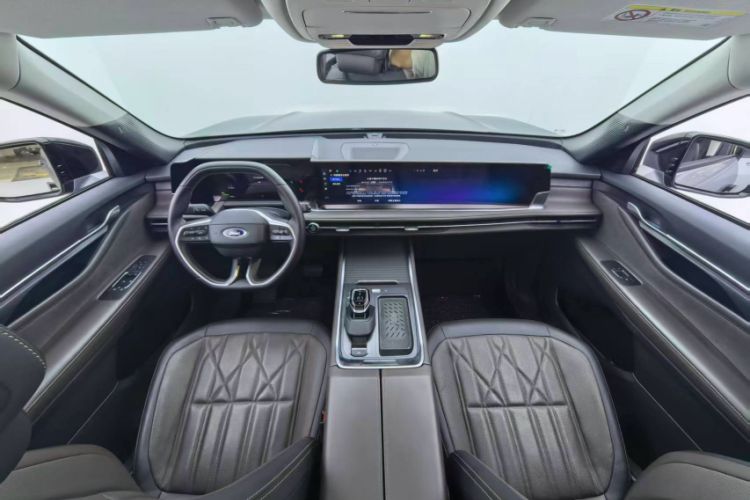 Used Ford Edge 2025 Ford Explorer L 2.0T EcoBoost E-Hybrid Four-Wheel-Drive 7-Seater Supreme Model Interior 4