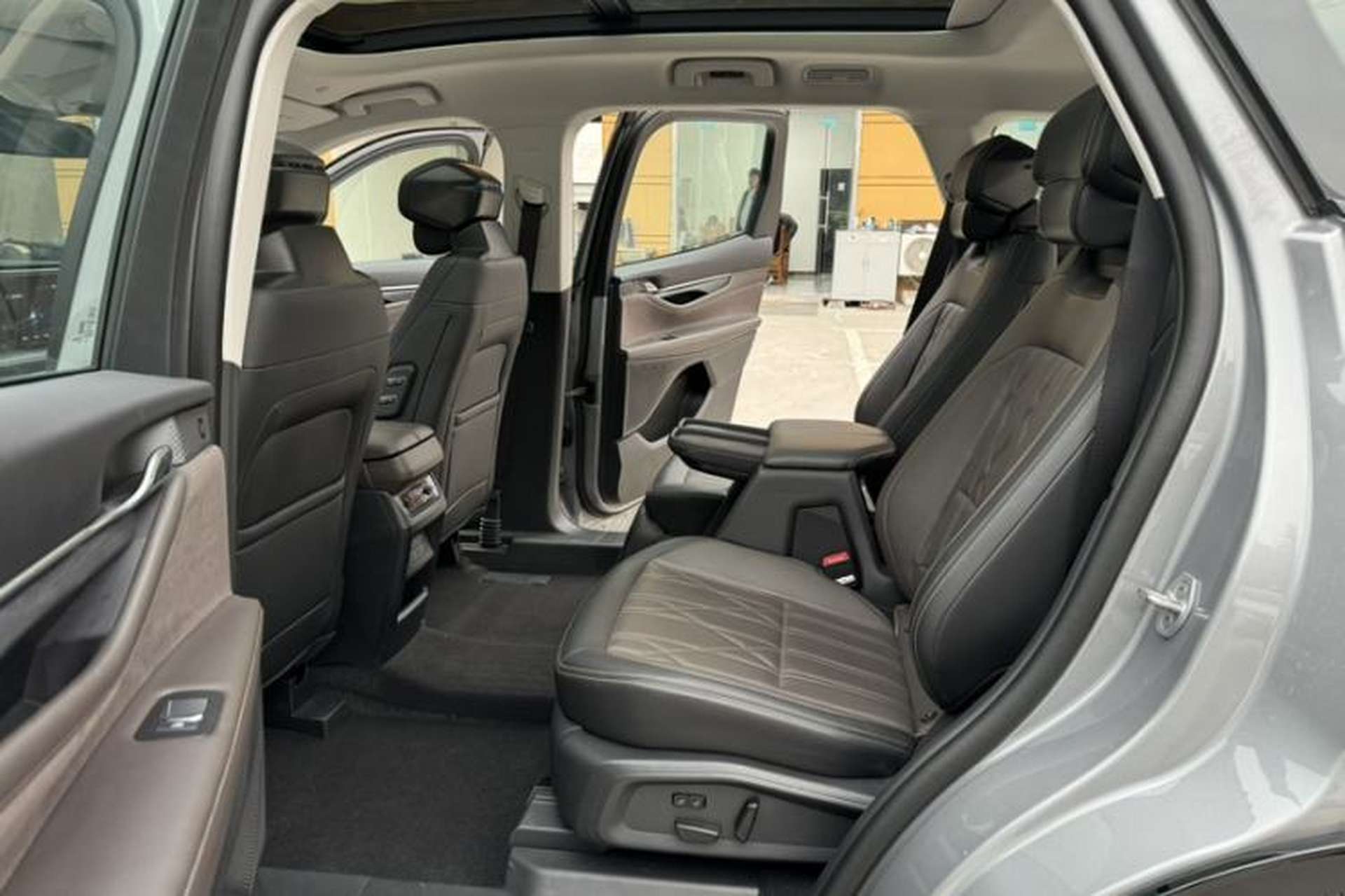 Used Ford Edge 2025 Ford Explorer L 2.0T EcoBoost E-Hybrid Four-Wheel-Drive 7-Seater Supreme Model Interior 6