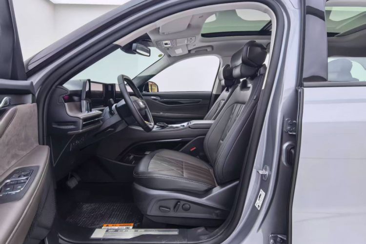 Used Ford Edge 2025 Ford Explorer L 2.0T EcoBoost E-Hybrid Four-Wheel-Drive 7-Seater Supreme Model Interior 6