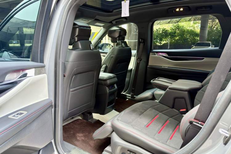 Used Ford Edge 2025 Ford Explorer L 2.0T EcoBoost E-Hybrid 4x4 7-Seater ST-Line Interior 8