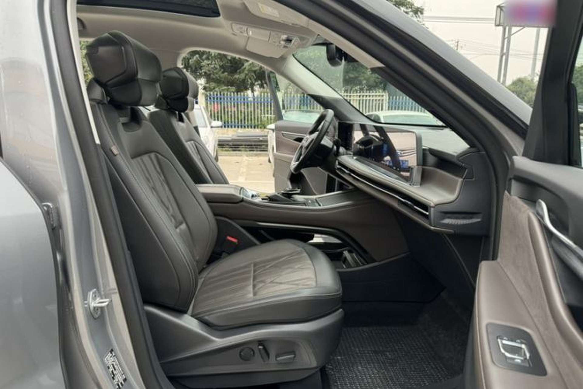 Used Ford Edge 2025 Ford Explorer L 2.0T EcoBoost E-Hybrid Four-Wheel-Drive 7-Seater Supreme Model Interior 9