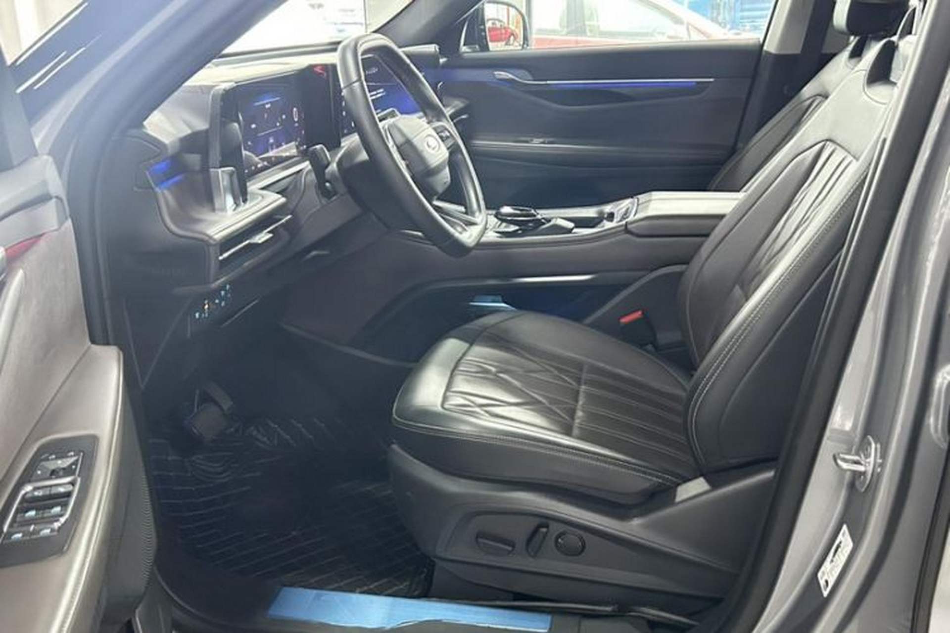 Used Ford Edge 2025 Ford Explorer L 2.0T EcoBoost E-Hybrid Four-Wheel-Drive 7-Seater Supreme Model Left Front Seat