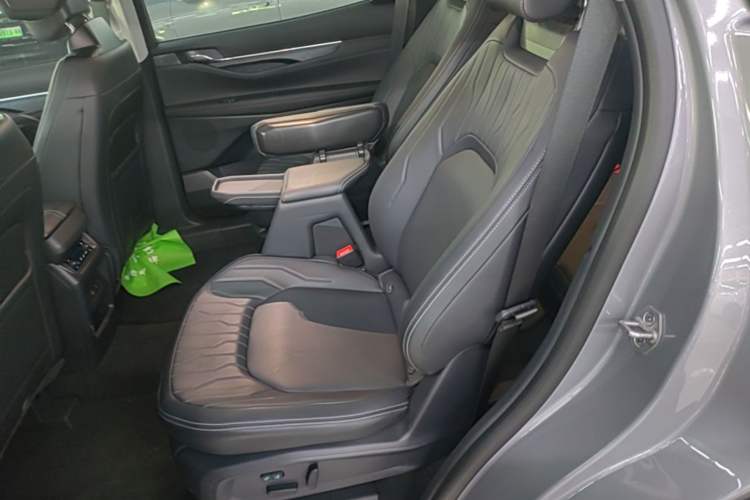 Used Ford Edge 2025 Escape L 2.0T EcoBoost Two-Wheel Drive 7-Seater Luxury Model Left Rear Seat