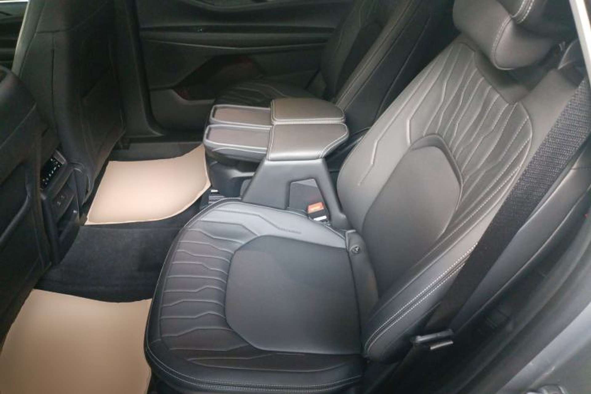 Used Ford Edge 2025 Escape L 2.0T EcoBoost Two-Wheel Drive 7-Seater Luxury Model Left Rear Seat