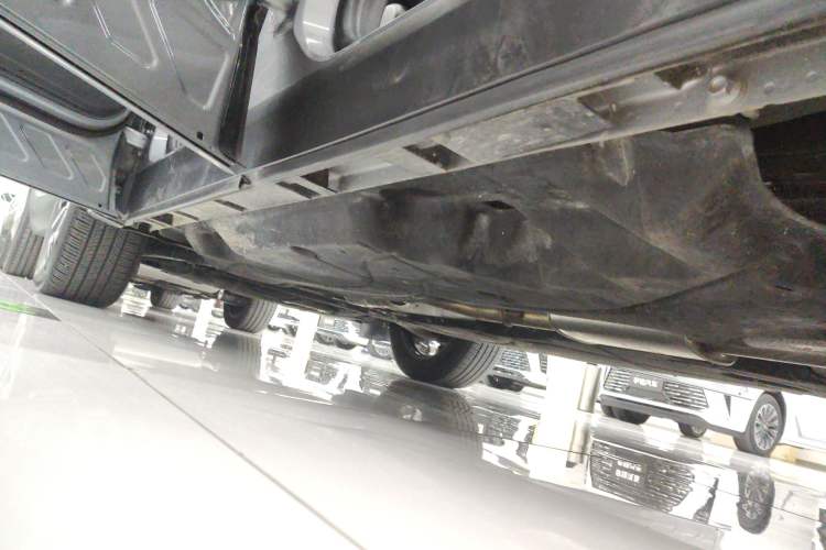 Used Ford Edge 2025 Ford Explorer L 2.0T EcoBoost E-Hybrid Four-Wheel-Drive 7-Seater Supreme Model Left Side Sill