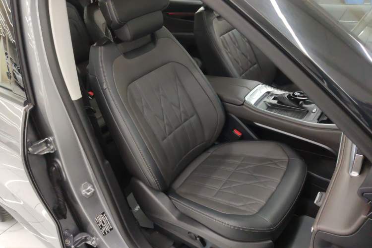 Used Ford Edge 2025 Ford Explorer L 2.0T EcoBoost E-Hybrid Four-Wheel-Drive 7-Seater Supreme Model Right Front Seat