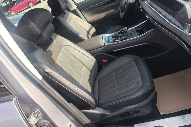 Used Ford Edge 2025 Ford Explorer L 2.0T EcoBoost E-Hybrid Four-Wheel-Drive 7-Seater Supreme Model Right Front Seat