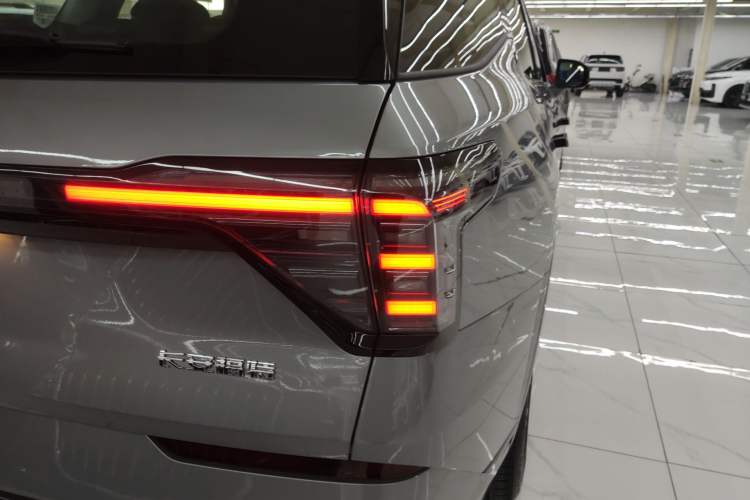 Used Ford Edge 2025 Ford Explorer L 2.0T EcoBoost E-Hybrid Four-Wheel-Drive 7-Seater Supreme Model Right Rear Taillight