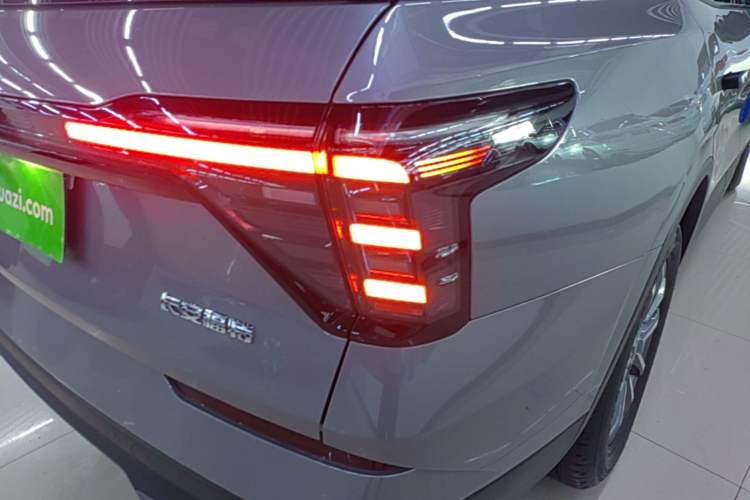 Used Ford Edge 2025 Escape L 2.0T EcoBoost Two-Wheel Drive 7-Seater Luxury Model Right Rear Taillight