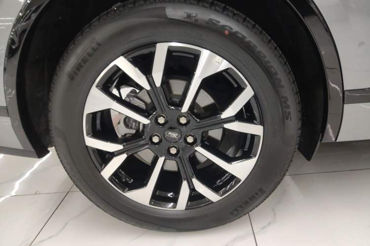 Used Ford Edge 2025 Ford Explorer L 2.0T EcoBoost E-Hybrid Four-Wheel-Drive 7-Seater Supreme Model Right Rear Wheel Hub