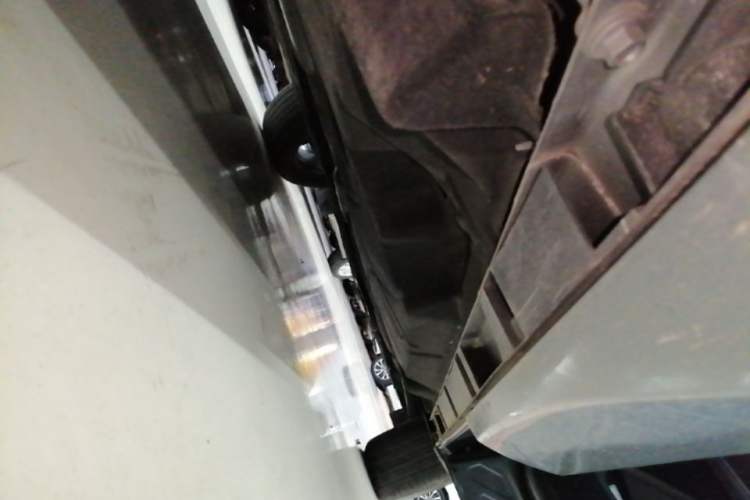 Used Ford Edge 2025 Ford Explorer L 2.0T EcoBoost E-Hybrid Four-Wheel-Drive 7-Seater Supreme Model Right Side Sill