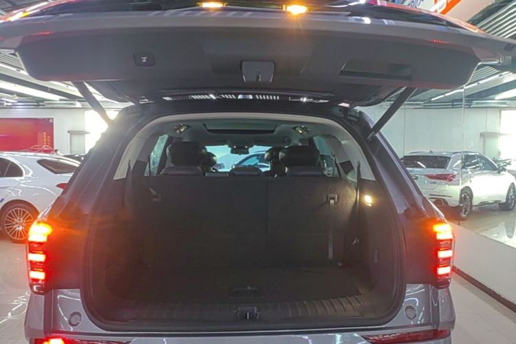 Used Ford Edge 2025 Escape L 2.0T EcoBoost Two-Wheel Drive 7-Seater Luxury Model Trunk