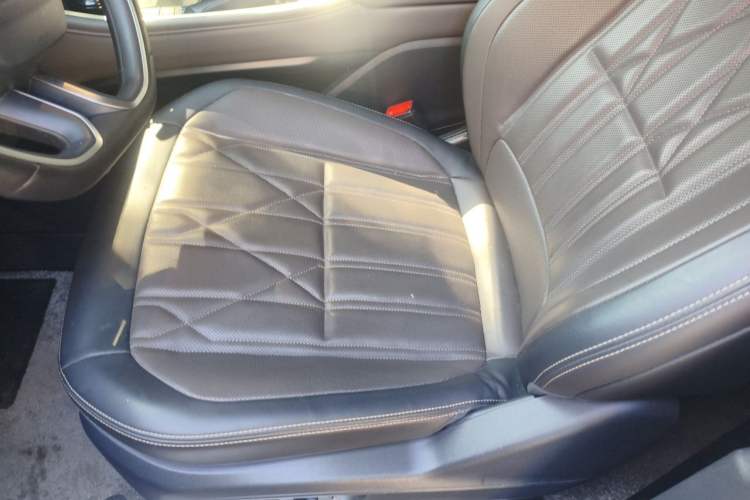 Used Ford Edge 2025 Ford Explorer L 2.0T EcoBoost E-Hybrid Four-Wheel-Drive 7-Seater Supreme Model Driver Seat
