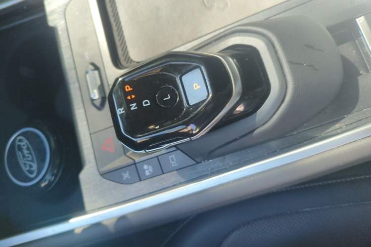 Used Ford Edge 2025 Ford Explorer L 2.0T EcoBoost E-Hybrid Four-Wheel-Drive 7-Seater Supreme Model Gear Lever