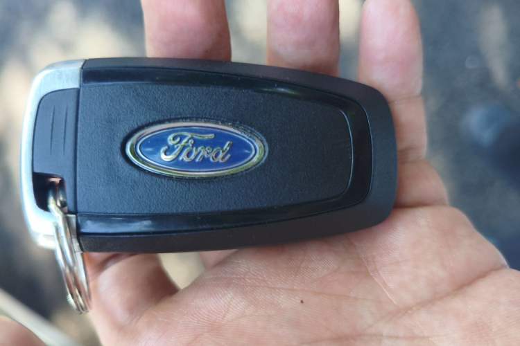 Used Ford Edge 2025 Ford Explorer L 2.0T EcoBoost E-Hybrid Four-Wheel-Drive 7-Seater Supreme Model Vehicle Key