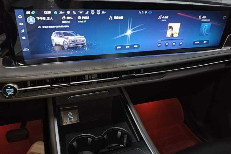 Used Ford Edge 2025 Ford Explorer L 2.0T EcoBoost E-Hybrid Four-Wheel-Drive 7-Seater Supreme Model Audio And AC Panel