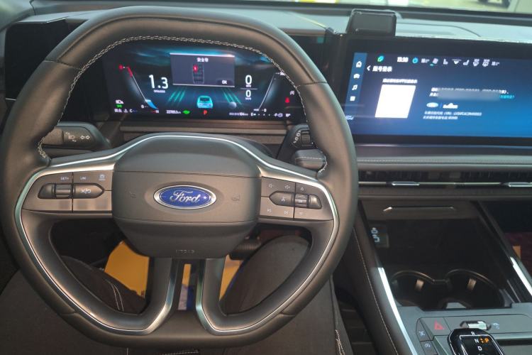 Used Ford Edge 2025 Escape L 2.0T EcoBoost Two-Wheel Drive 7-Seater Luxury Model Center Console