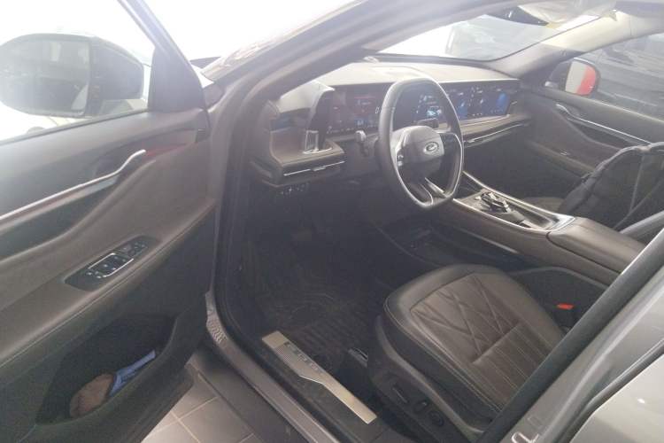 Used Ford Edge 2025 Ford Explorer L 2.0T EcoBoost E-Hybrid Four-Wheel-Drive 7-Seater Supreme Model Driver Seat