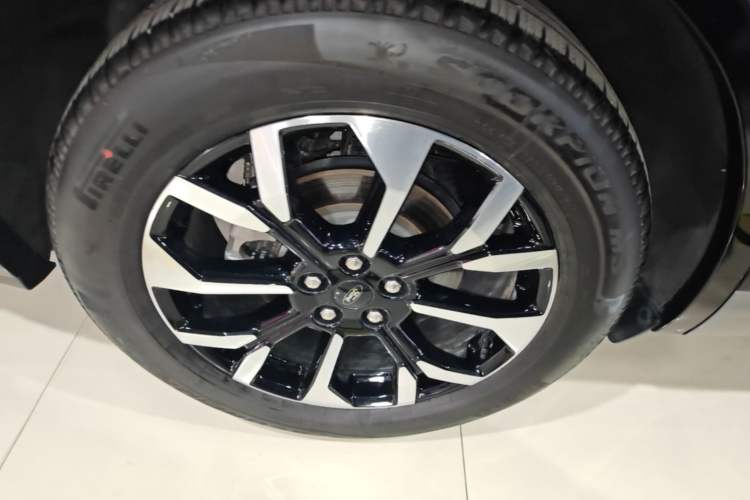 Used Ford Edge 2025 Ford Explorer L 2.0T EcoBoost E-Hybrid Four-Wheel-Drive 7-Seater Supreme Model Exterior 2