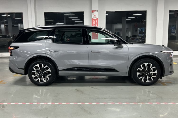 Used Ford Edge 2025 Ford Explorer L 2.0T EcoBoost E-Hybrid Four-Wheel-Drive 7-Seater Supreme Model Exterior 4