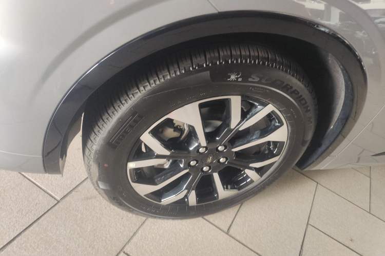 Used Ford Edge 2025 Ford Explorer L 2.0T EcoBoost E-Hybrid Four-Wheel-Drive 7-Seater Supreme Model Exterior 7