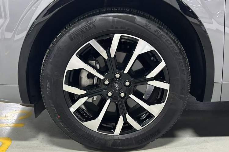 Used Ford Edge 2025 Ford Explorer L 2.0T EcoBoost E-Hybrid Four-Wheel-Drive 7-Seater Supreme Model Exterior 7