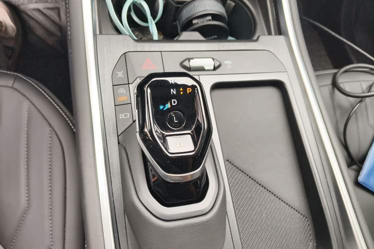 Used Ford Edge 2025 Escape L 2.0T EcoBoost Two-Wheel Drive 7-Seater Luxury Model Gear Lever