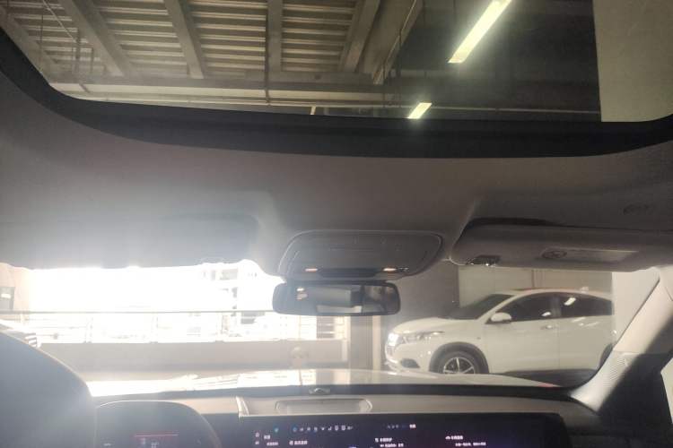 Used Ford Edge 2025 Ford Explorer L 2.0T EcoBoost E-Hybrid Four-Wheel-Drive 7-Seater Supreme Model Headliner