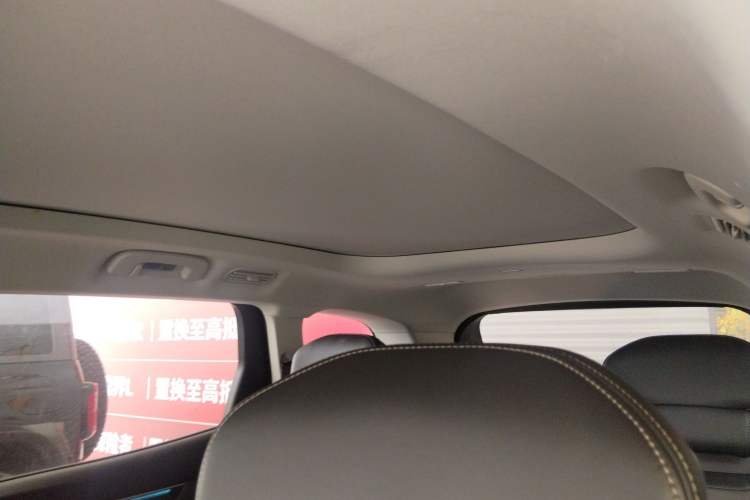 Used Ford Edge 2025 Ford Explorer L 2.0T EcoBoost E-Hybrid Four-Wheel-Drive 7-Seater Supreme Model Headliner