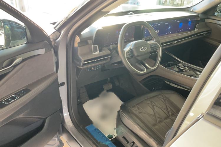 Used Ford Edge 2025 Ford Explorer L 2.0T EcoBoost E-Hybrid Four-Wheel-Drive 7-Seater Supreme Model Interior 2