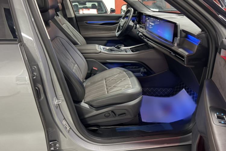 Used Ford Edge 2025 Ford Explorer L 2.0T EcoBoost E-Hybrid Four-Wheel-Drive 7-Seater Supreme Model Interior 3