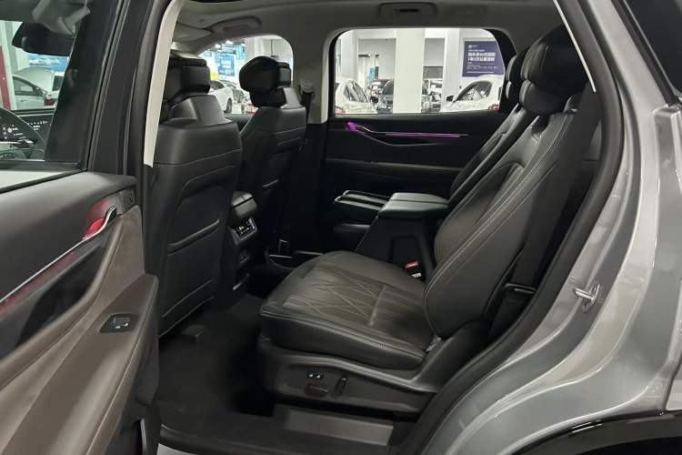 Used Ford Edge 2025 Ford Explorer L 2.0T EcoBoost E-Hybrid Four-Wheel-Drive 7-Seater Supreme Model Interior 6