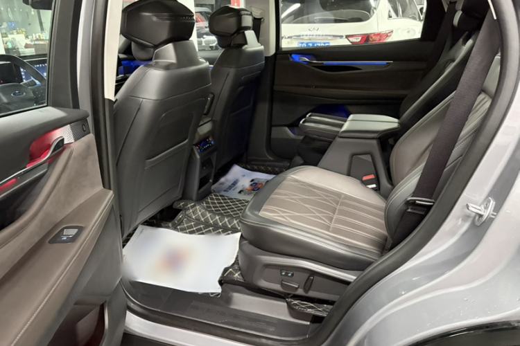Used Ford Edge 2025 Ford Explorer L 2.0T EcoBoost E-Hybrid Four-Wheel-Drive 7-Seater Supreme Model Interior 6