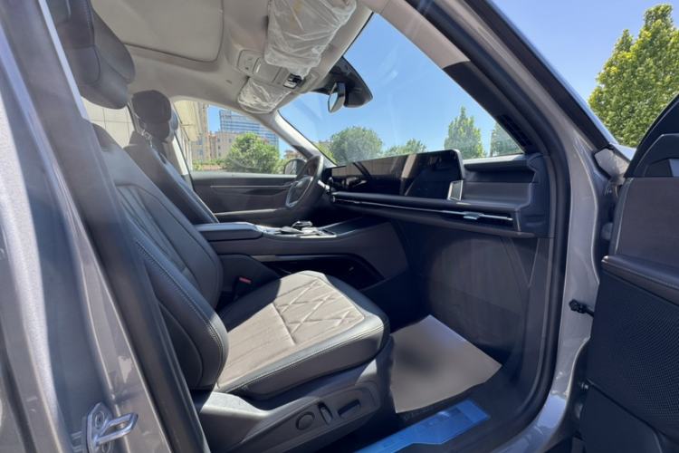Used Ford Edge 2025 Ford Explorer L 2.0T EcoBoost E-Hybrid Four-Wheel-Drive 7-Seater Supreme Model Interior 9