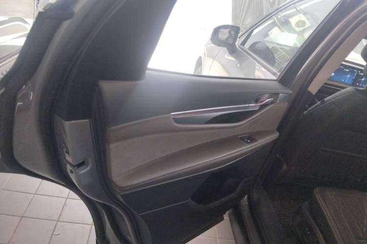 Used Ford Edge 2025 Ford Explorer L 2.0T EcoBoost E-Hybrid Four-Wheel-Drive 7-Seater Supreme Model Left Rear Door Interior