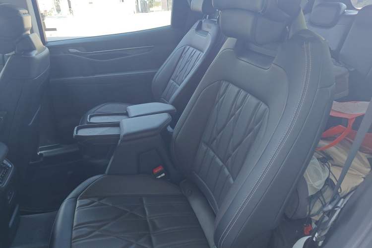 Used Ford Edge 2025 Ford Explorer L 2.0T EcoBoost Four-Wheel Drive 7-Seater Supreme Model Left Rear Seat