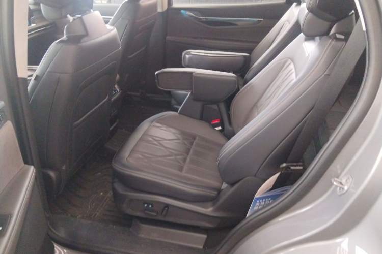 Used Ford Edge 2025 Ford Explorer L 2.0T EcoBoost E-Hybrid Four-Wheel-Drive 7-Seater Supreme Model Left Rear Seat