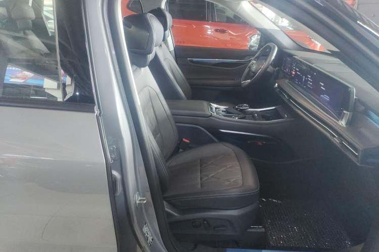 Used Ford Edge 2025 Ford Explorer L 2.0T EcoBoost E-Hybrid Four-Wheel-Drive 7-Seater Supreme Model Right Front Seat