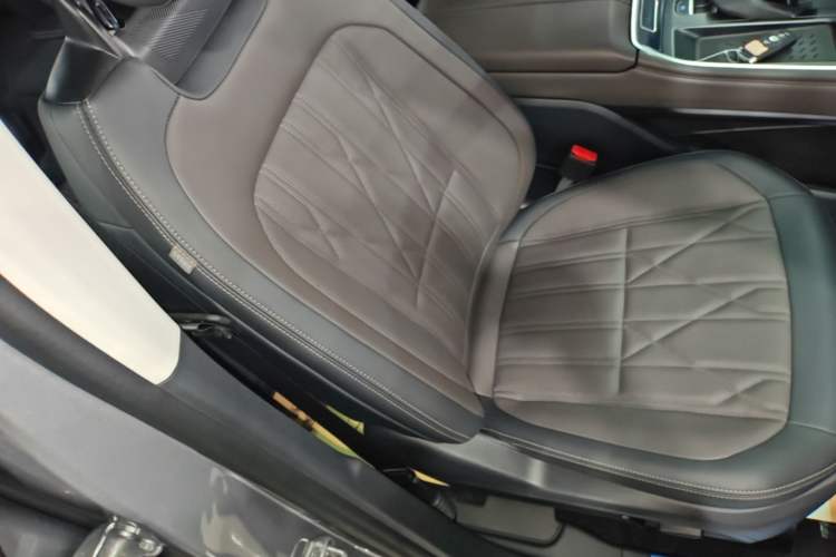 Used Ford Edge 2025 Ford Explorer L 2.0T EcoBoost E-Hybrid Four-Wheel-Drive 7-Seater Supreme Model Right Front Seat