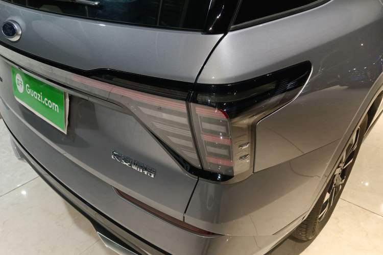 Used Ford Edge 2025 Ford Explorer L 2.0T EcoBoost E-Hybrid Four-Wheel-Drive 7-Seater Supreme Model Right Rear Taillight