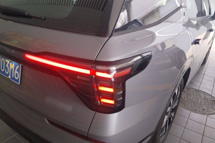 Used Ford Edge 2025 Ford Explorer L 2.0T EcoBoost E-Hybrid Four-Wheel-Drive 7-Seater Supreme Model Right Rear Taillight