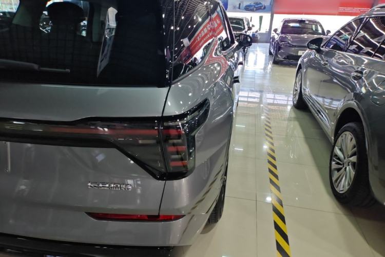 Used Ford Edge 2025 Ford Explorer L 2.0T EcoBoost E-Hybrid Four-Wheel-Drive 7-Seater Supreme Model Right Rear Taillight