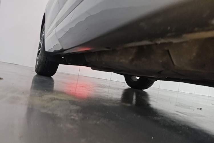 Used Ford Edge 2025 Ford Explorer L 2.0T EcoBoost E-Hybrid Four-Wheel-Drive 7-Seater Supreme Model Right Side Sill
