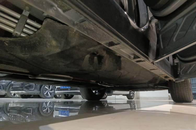 Used Ford Edge 2025 Ford Explorer L 2.0T EcoBoost E-Hybrid Four-Wheel-Drive 7-Seater Supreme Model Right Side Sill