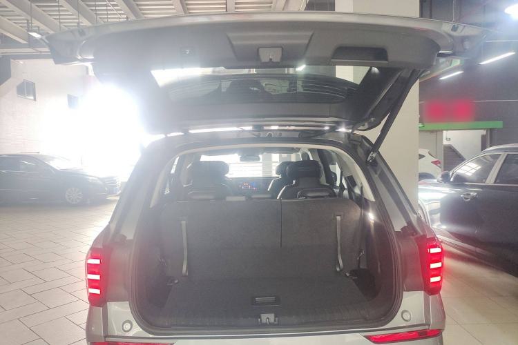 Used Ford Edge 2025 Ford Explorer L 2.0T EcoBoost E-Hybrid Four-Wheel-Drive 7-Seater Supreme Model Trunk