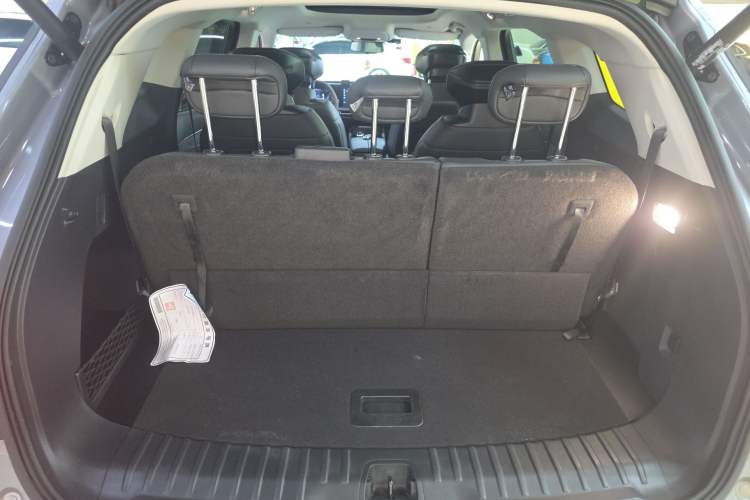 Used Ford Edge 2025 Escape L 2.0T EcoBoost Two-Wheel Drive 7-Seater Luxury Model Trunk
