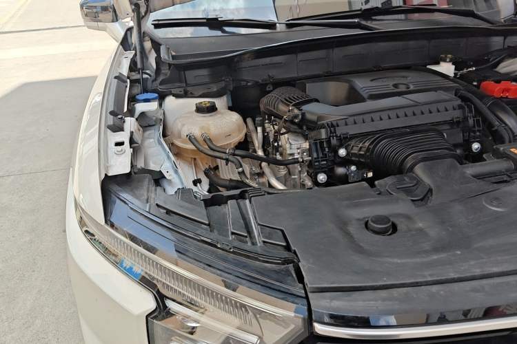 Used Ford Edge 2025 Escape L 2.0T EcoBoost Two-Wheel Drive 7-Seater Luxury Model Engine Bay Right