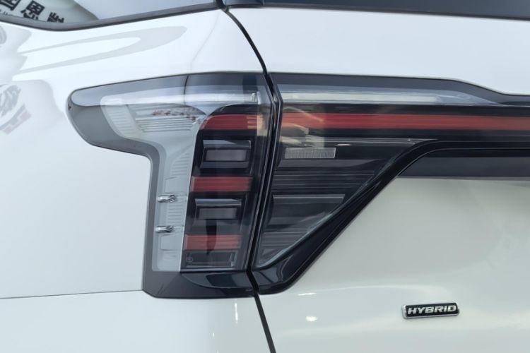 Used Ford Edge 2025 Ford Explorer L 2.0T EcoBoost E-Hybrid Two-Wheel Drive 7-Seater Fashion Edition Exterior 11